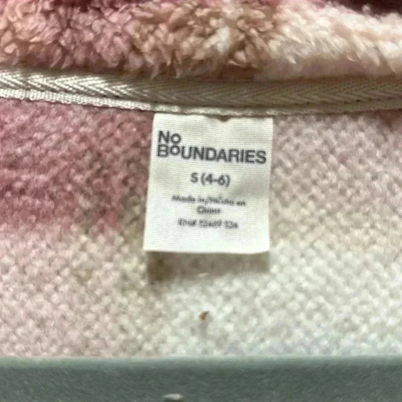 Girls fuzzy jacket pull over size small - Picture 2 of 6